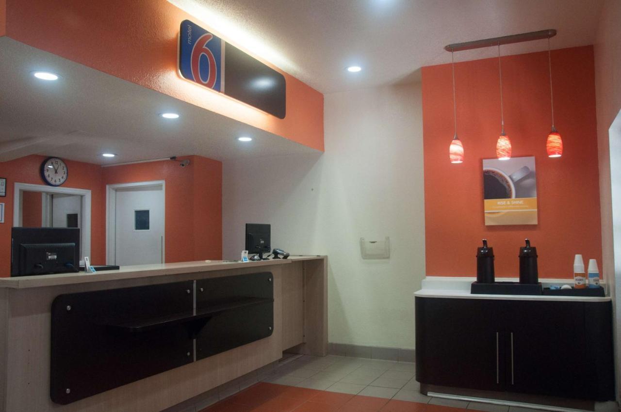 Motel 6-Raleigh, Nc - קרי מראה חיצוני תמונה