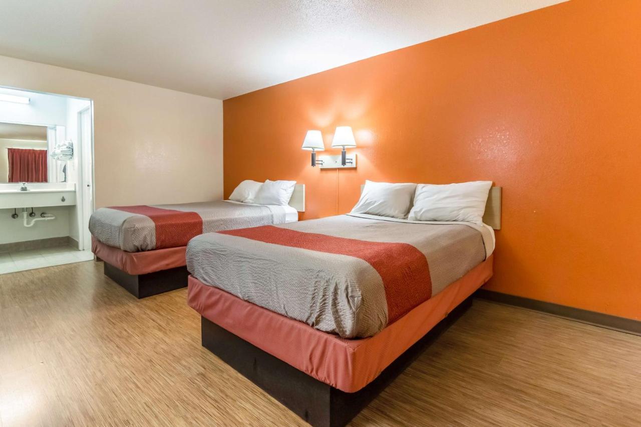 Motel 6-Raleigh, Nc - קרי מראה חיצוני תמונה