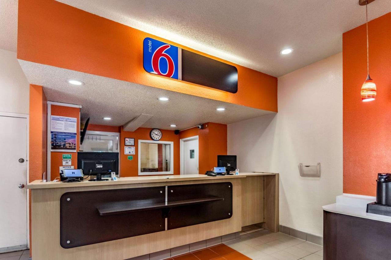 Motel 6-Raleigh, Nc - קרי מראה חיצוני תמונה