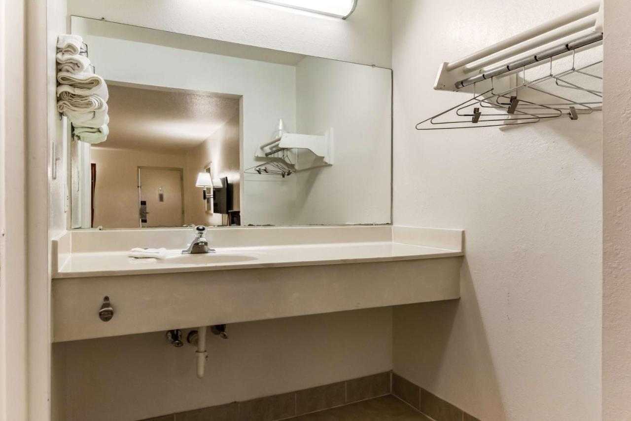 Motel 6-Raleigh, Nc - קרי מראה חיצוני תמונה