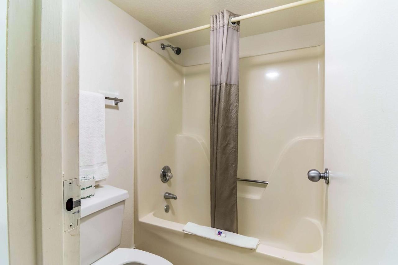Motel 6-Raleigh, Nc - קרי מראה חיצוני תמונה