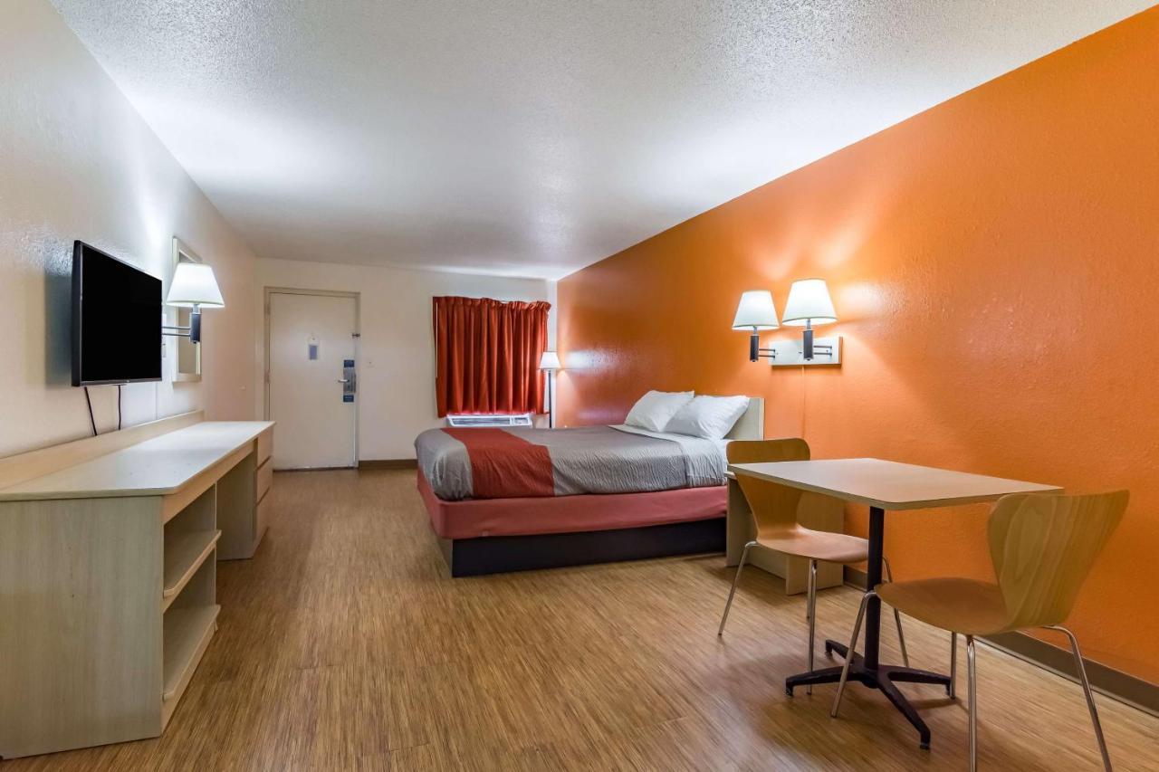 Motel 6-Raleigh, Nc - קרי מראה חיצוני תמונה
