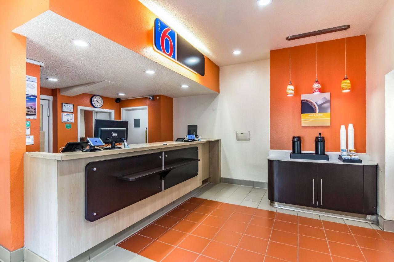 Motel 6-Raleigh, Nc - קרי מראה חיצוני תמונה